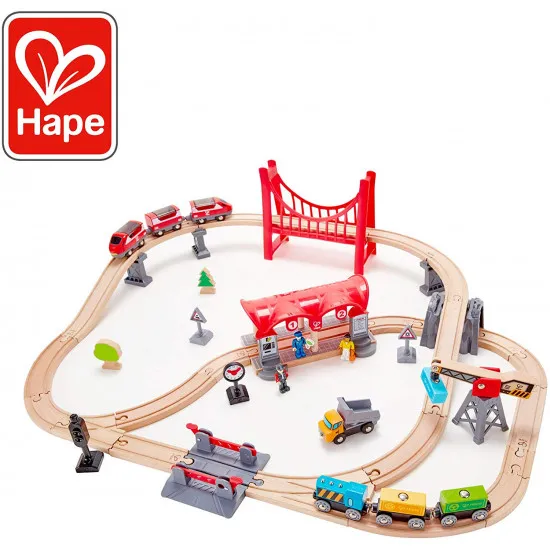 HAPE E3730A Calea ferată pentru copii din lemn "Oraș"